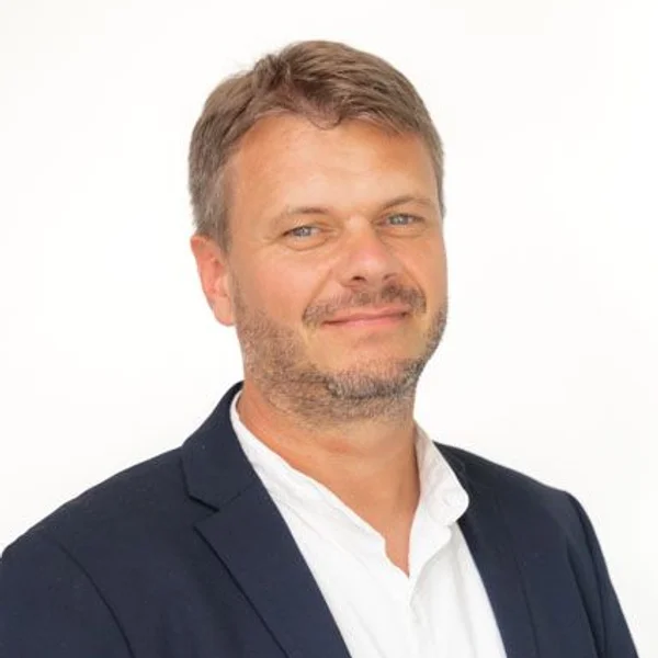 Porträt von Kevin Becker